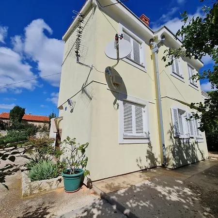 Lenka Apartamento Ugljan