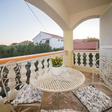 Apartment Lenka Ugljan