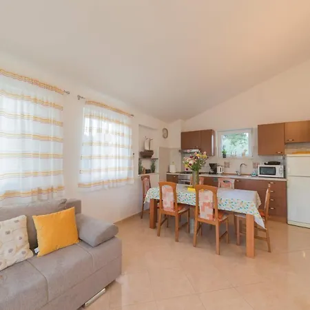 Lenka Appartement Ugljan