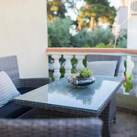 Lenka Apartment Ugljan