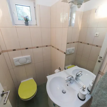 Lenka Apartamento Ugljan